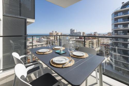 Two-Bedroom Deluxe Apartment with Ocean View image 9