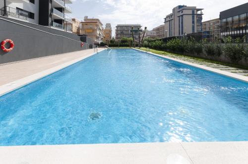 Two-Bedroom Deluxe Apartment with Ocean View image 2