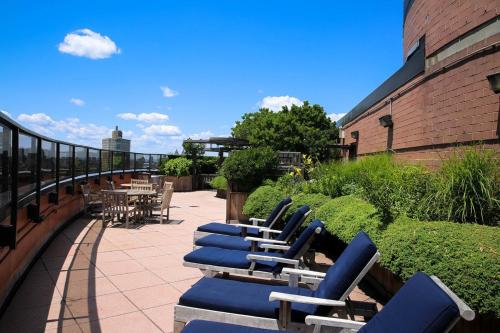 Luxury 2 Bed 2 Bath Unit in Prime Location of NYC, New York (photo 3)