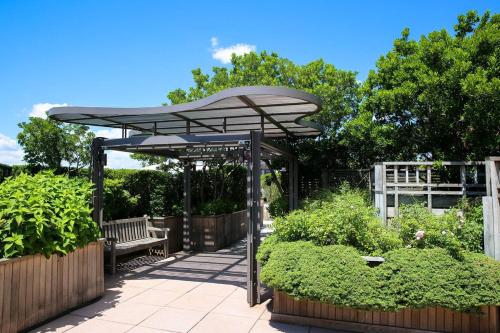 Luxury 2 Bed 2 Bath Unit in Prime Location of NYC, New York (photo 5)