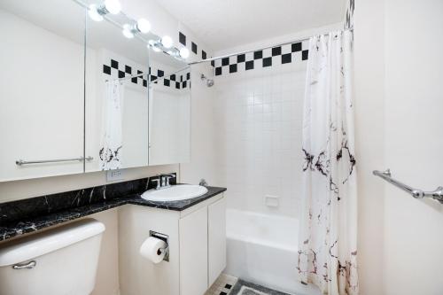Luxury 2 Bed 2 Bath Unit in Prime Location of NYC, New York (photo 8)