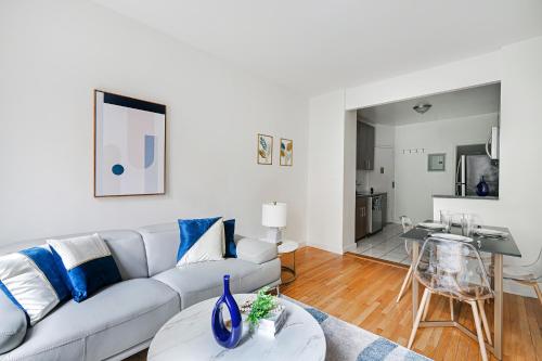 Prime Upper west Side Location 1 Bedroom Apt - image 2