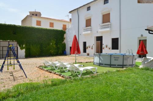 Iekārtas, La Antigua, casa céntrica, amplio patio, piscina y barbacoa (La Antigua, casa centrica, amplio patio, piscina y barbacoa) in Campillo de Altobuey