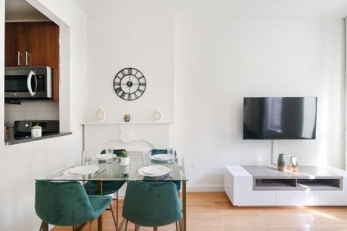 Contemporary 1 Bedroom Apartment in NYC, New York (photo 9)