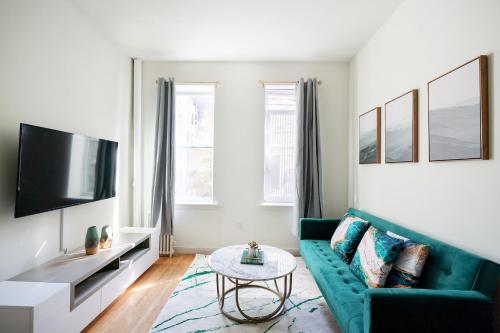 Contemporary 1 Bedroom Apartment in NYC, New York (photo 10)