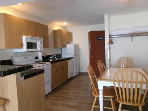 Deluxe Suite image 4