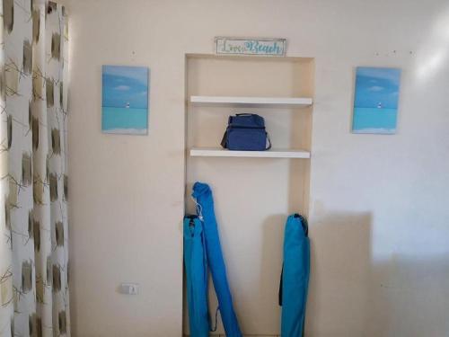 Cozy Suite Wifi Ac in Bedroom & 1 Minute Walk to West Coast Beach! - image 2