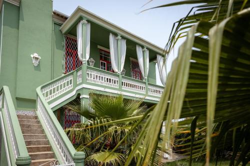 Vintage Balcony Guesthouse & Suites 4