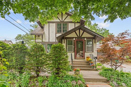 Iekārtas, Linden Hills Haven in Southwest Minneapolis (MN)