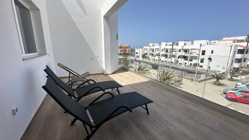 Stunning sea view apartment with big balcony in the center