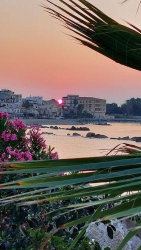 2 passi dal mare in Caronia (Sicily)