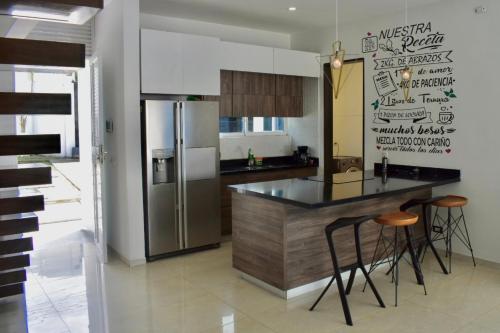 Kitchen, Luxurious Country House in Cerritos