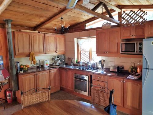 Gran Casa y Parcela de Campo y Montaña a 90 minutos de Santiago (Gran Casa y Parcela de Campo y Montana a 90 minutos de Santiago) in San Estebana