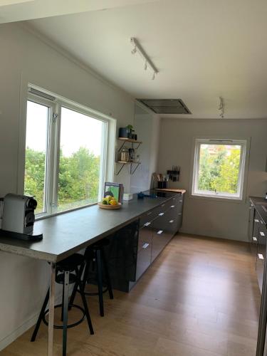 Arendalsuka - stort hus 15 min gangavstand til ferga in อาเร็นดาล