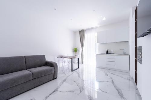 Alberti Apartments