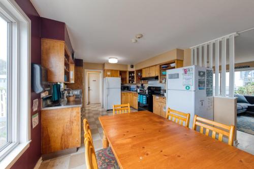 Kitchen, HI Point Montara Lighthouse in Half Moon Bay