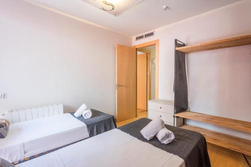 Apartment Barcelona Rentals - Pool Terrace in City Center - image 5