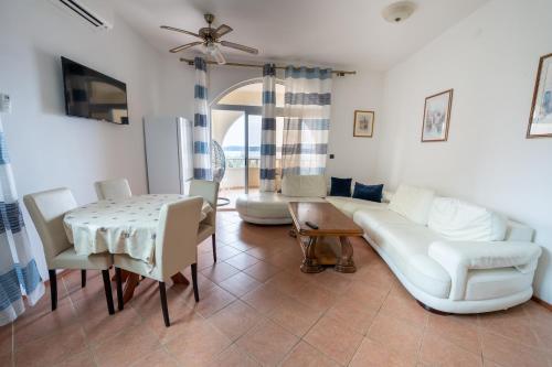 Beach Apartments Villa Holiday in Zivogosce