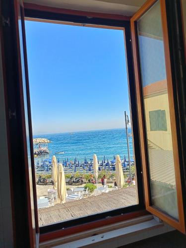 The Window on the Sea, Масса-Лубренсе (фото 4)