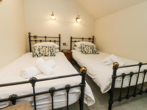 Bridgend Cottage - image 12