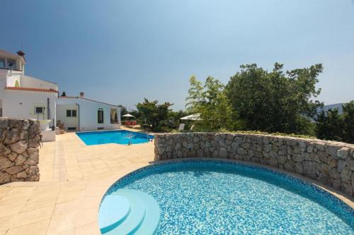 مسبح, Lotus Rooms in Krk Island