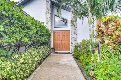 4 Mi to Beach Sunny Seminole Home with Pool in 사라소타 브래든턴 국제공항
