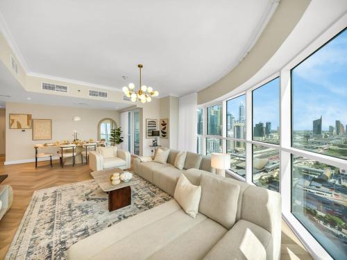 Kensington 2BR Brand NEW, huge & Luxurious