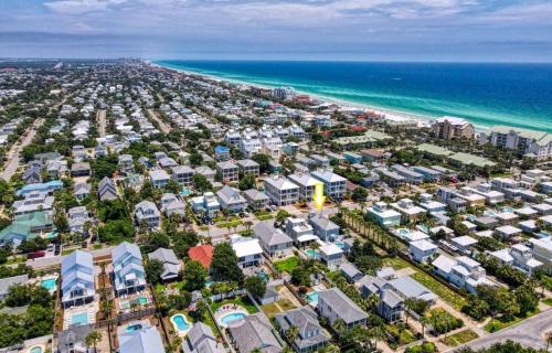 Mama, Destin