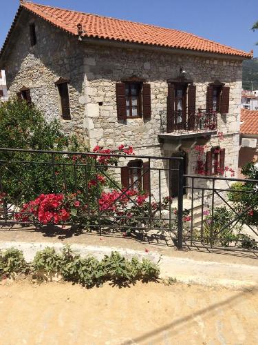  Stone Villa 1869 in Skiathos-Stadt