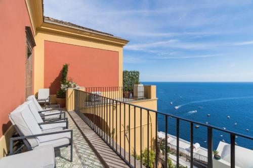 Deluxe Double with Sea View image 7