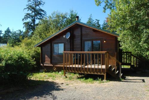. La Conner Camping Resort Beach Cabin 1