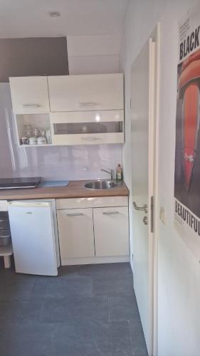 Konyha, WOHLFÜHLOASE - Zimmer, Appartment - im Herzen STARNBERGS (WOHLFUHLOASE - Zimmer, Appartment - im Herzen STARNBERGS) in Starnberg