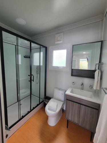 Zurban Travelers in Puerto Ceiba