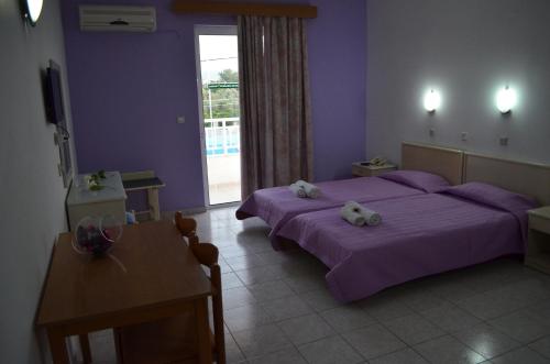2 twin beds