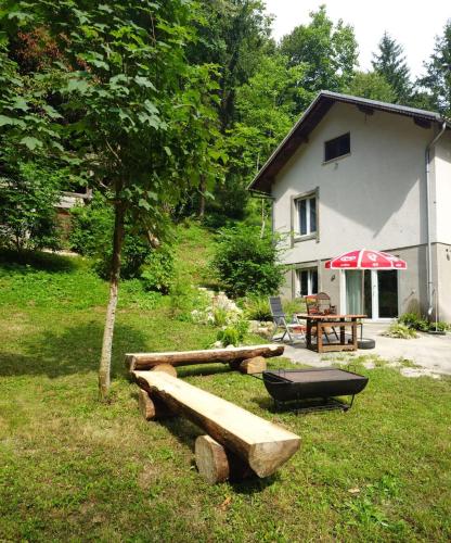 Сад, Art house Tufi in Podsreda