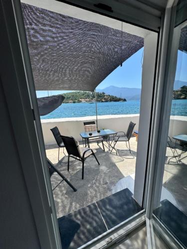 شرفة/ تراس, Riva in Posidonio