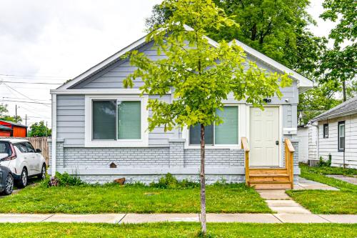4 Mi to Dtwn Indianapolis Quiet Apartment with Yard