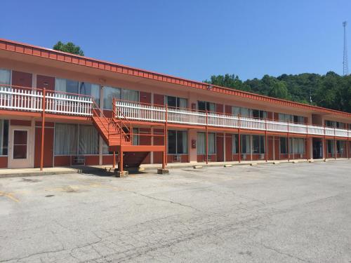 Daniel Boone Motor Inn - 숙소 외관
