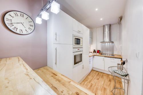 Kitchen, Le Fabuleux aux portes de Paris, metro a 10 min in Saint Mande