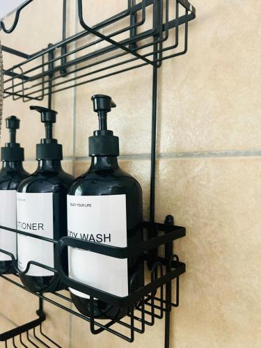 Contractor-friendly,4Beds, Free Parking&Laundry in Thompson (MB)