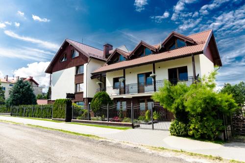 Viesnīcas āriene, Alex - Pokoje i Apartamenty Blisko Plaży z Ogrodem i Placem Zabaw (Alex - Pokoje i Apartamenty Blisko Plazy z Ogrodem i Placem Zabaw) in Ostrowo (Pomeranian)