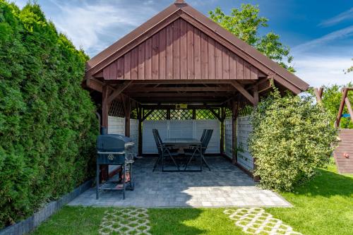 Iekārtas, Alex - Pokoje i Apartamenty Blisko Plaży z Ogrodem i Placem Zabaw (Alex - Pokoje i Apartamenty Blisko Plazy z Ogrodem i Placem Zabaw) in Ostrowo (Pomeranian)