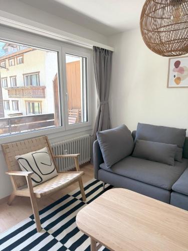 Gorgeous Modern Mountain View Flat in Täsch with free parking, Täsch