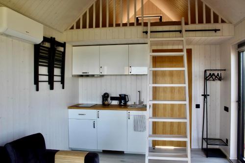 廚房, Ausma - Peaceful Seaside Design Cabin in 恩古雷