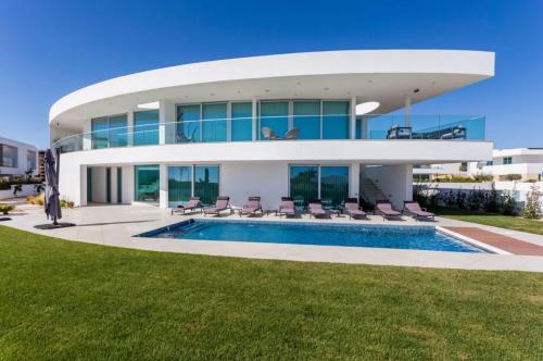 Luxury contemporary villa very close of the beach gîte à louer Praia da Ana