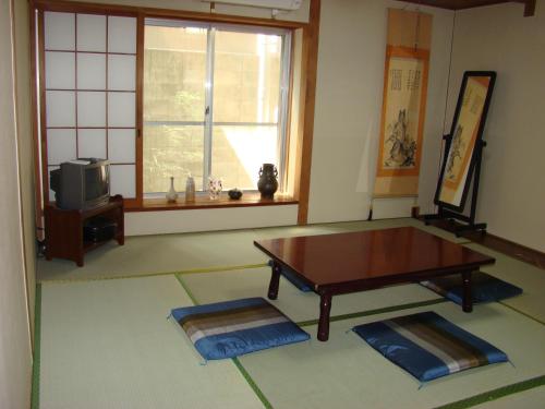 Special Offer - Japanese-Style Family Room