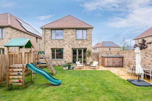 Family-Friendly Getaway - Garden, Parking Sleeps 7 in Oxford Külváros