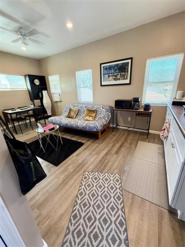 The studio apartment in Clairemont - New AC unit thumb 2