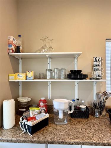 The studio apartment in Clairemont - New AC unit in North Clairemont