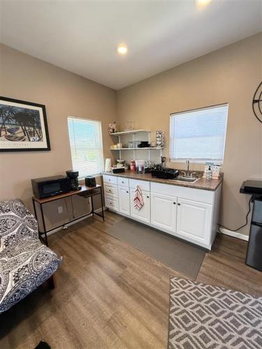 The studio apartment in Clairemont - New AC unit detail